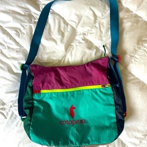 Cotopaxi Taal Convertible Tote Del Día